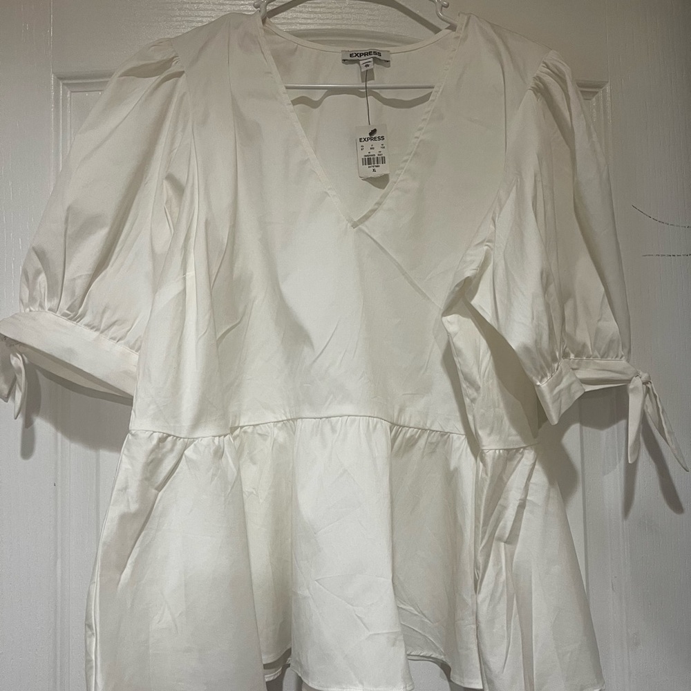 White Express puff sleeve blouse